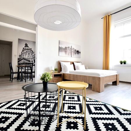 Standard Apartment By Hi5 - Bazilika Suite Budapest Exterior foto